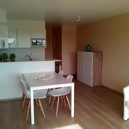 Garden Block L アパート