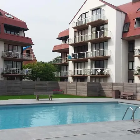 Garden Block L アパート